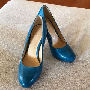 Cole Hann, Nike Air heels.